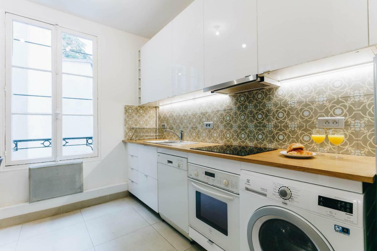Private Apartment - Eiffel Tower - Ecole Militaire Apartment Paris