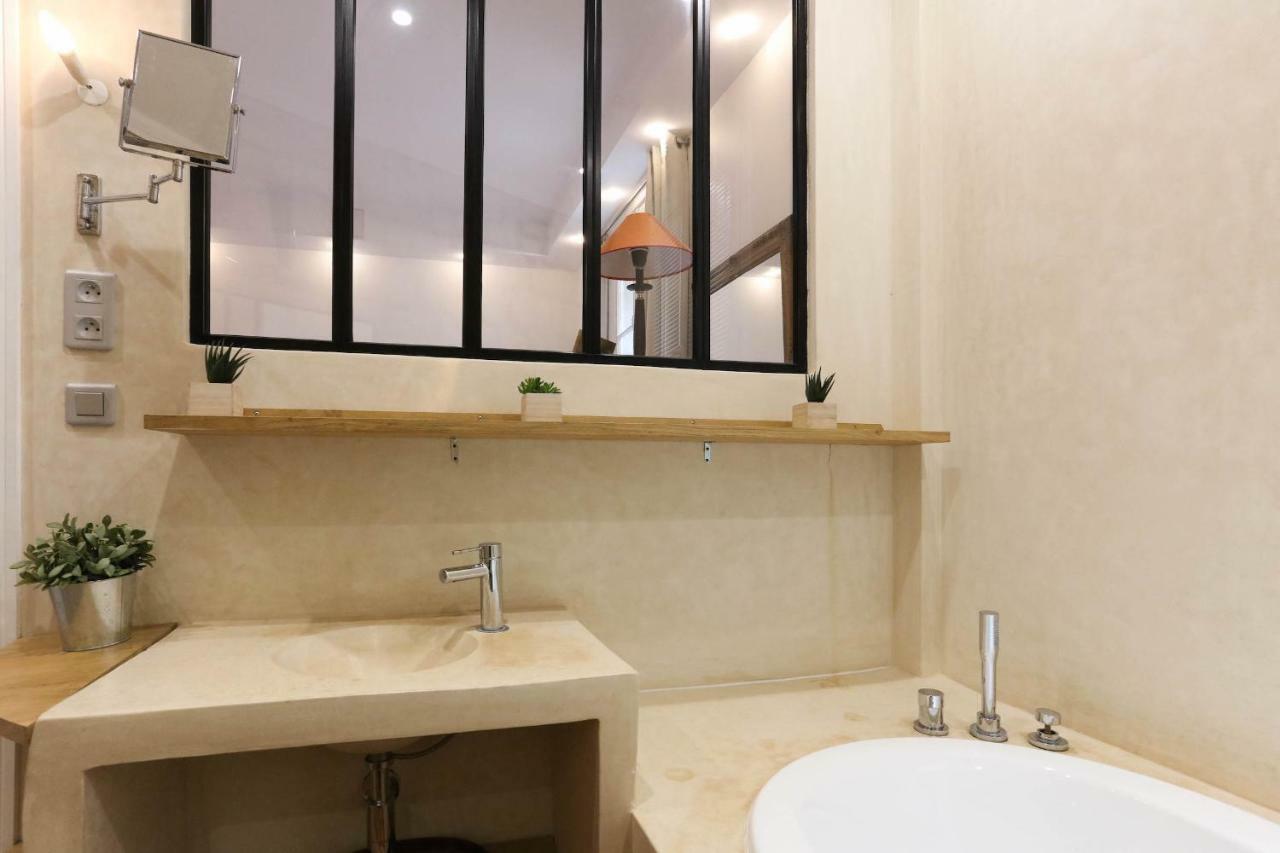 Private Apartment - Eiffel Tower - Ecole Militaire Apartment *