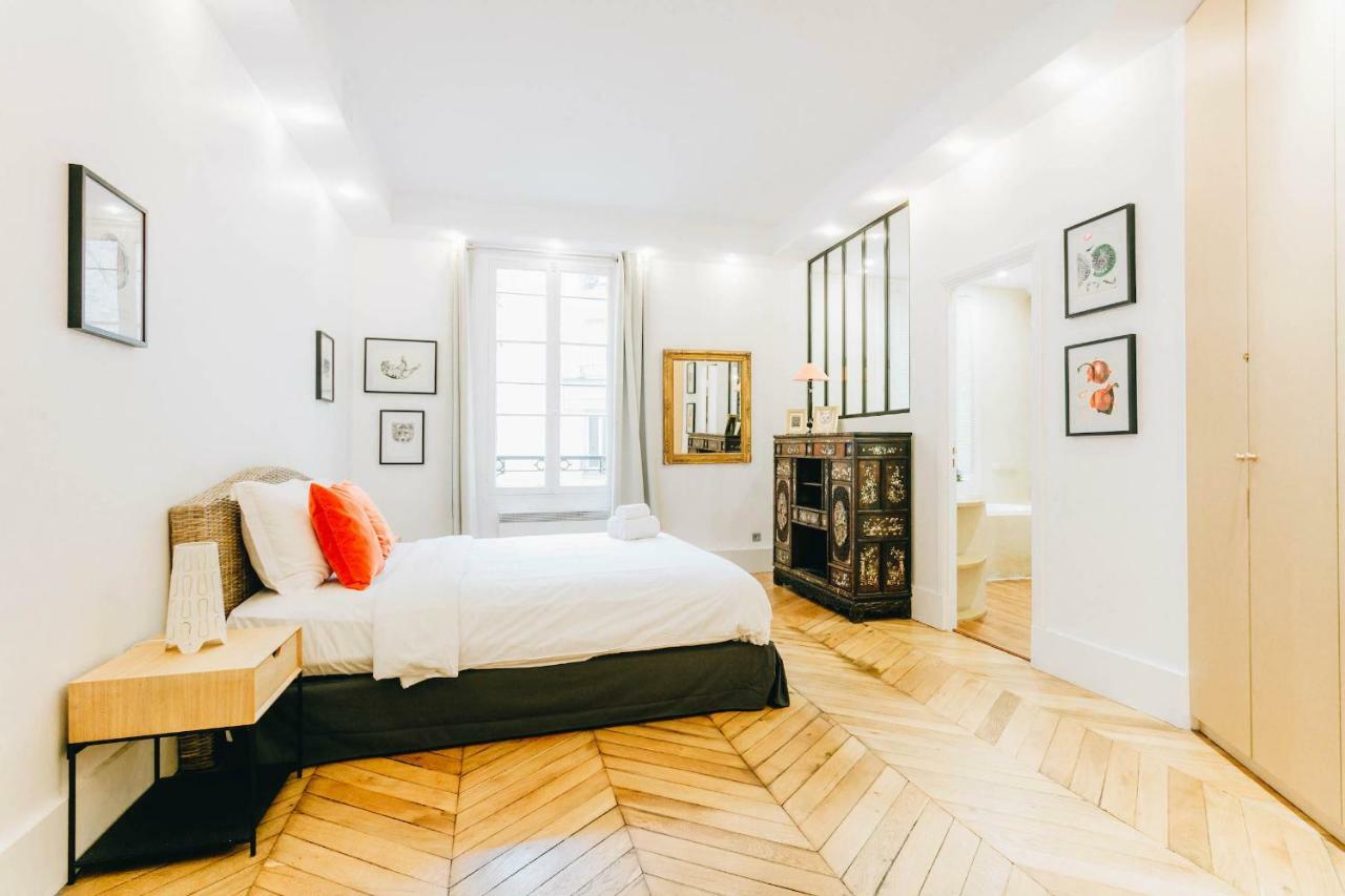 Private Apartment - Eiffel Tower - Ecole Militaire Apartment Paris