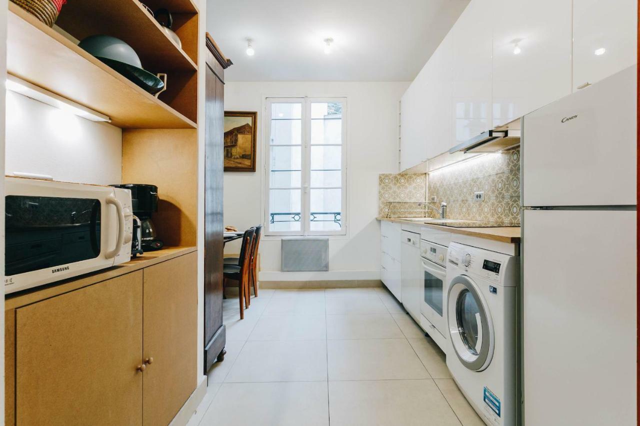 Private Apartment - Eiffel Tower - Ecole Militaire Apartment Paris