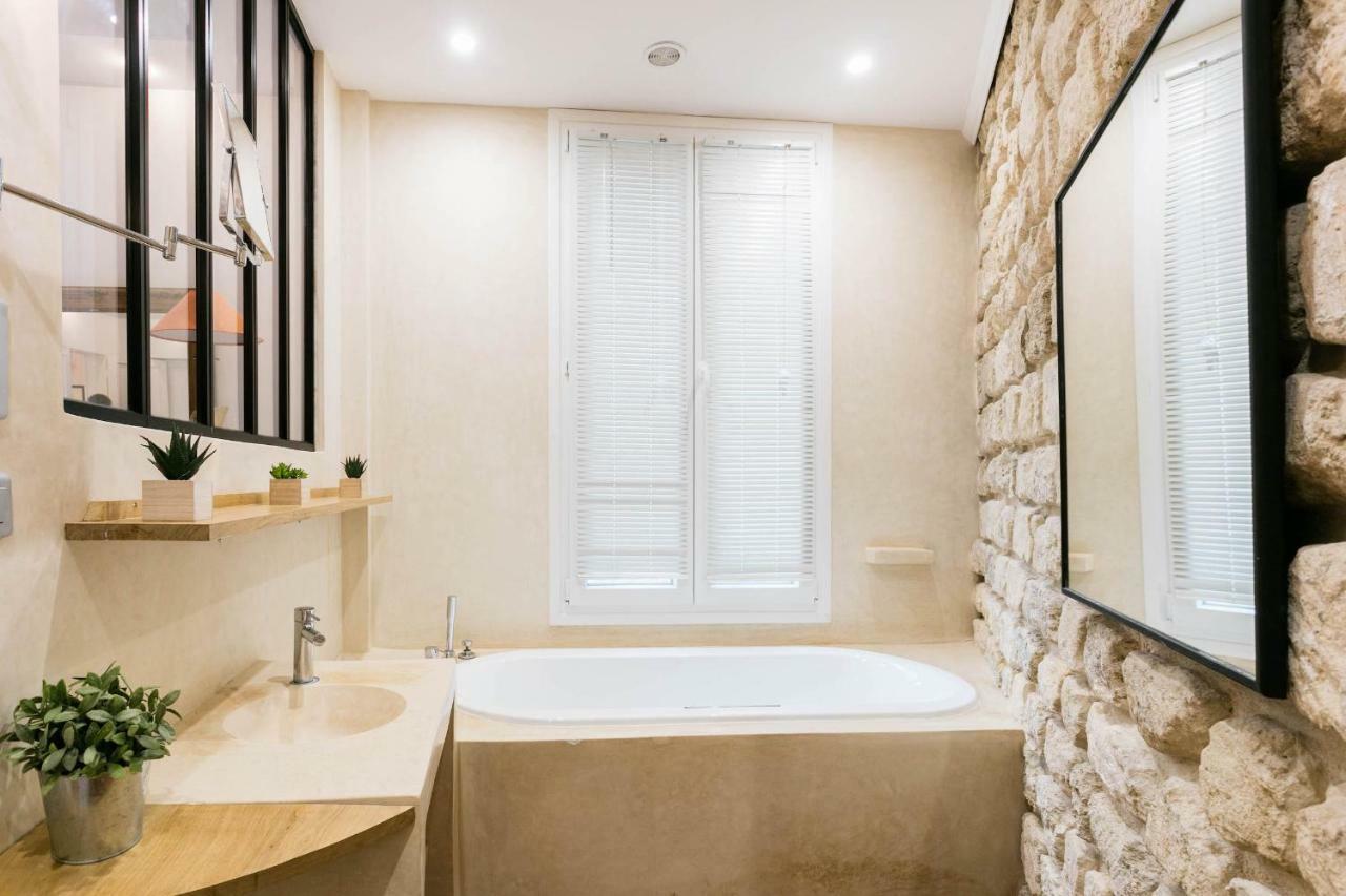 Private Apartment - Eiffel Tower - Ecole Militaire Apartment