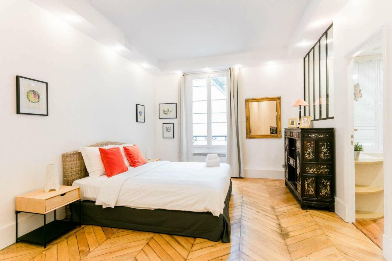 Private Apartment - Eiffel Tower - Ecole Militaire Apartment